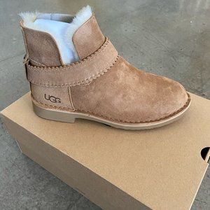 Chestnut UGG McKay Bootie New In Box Size 7.5